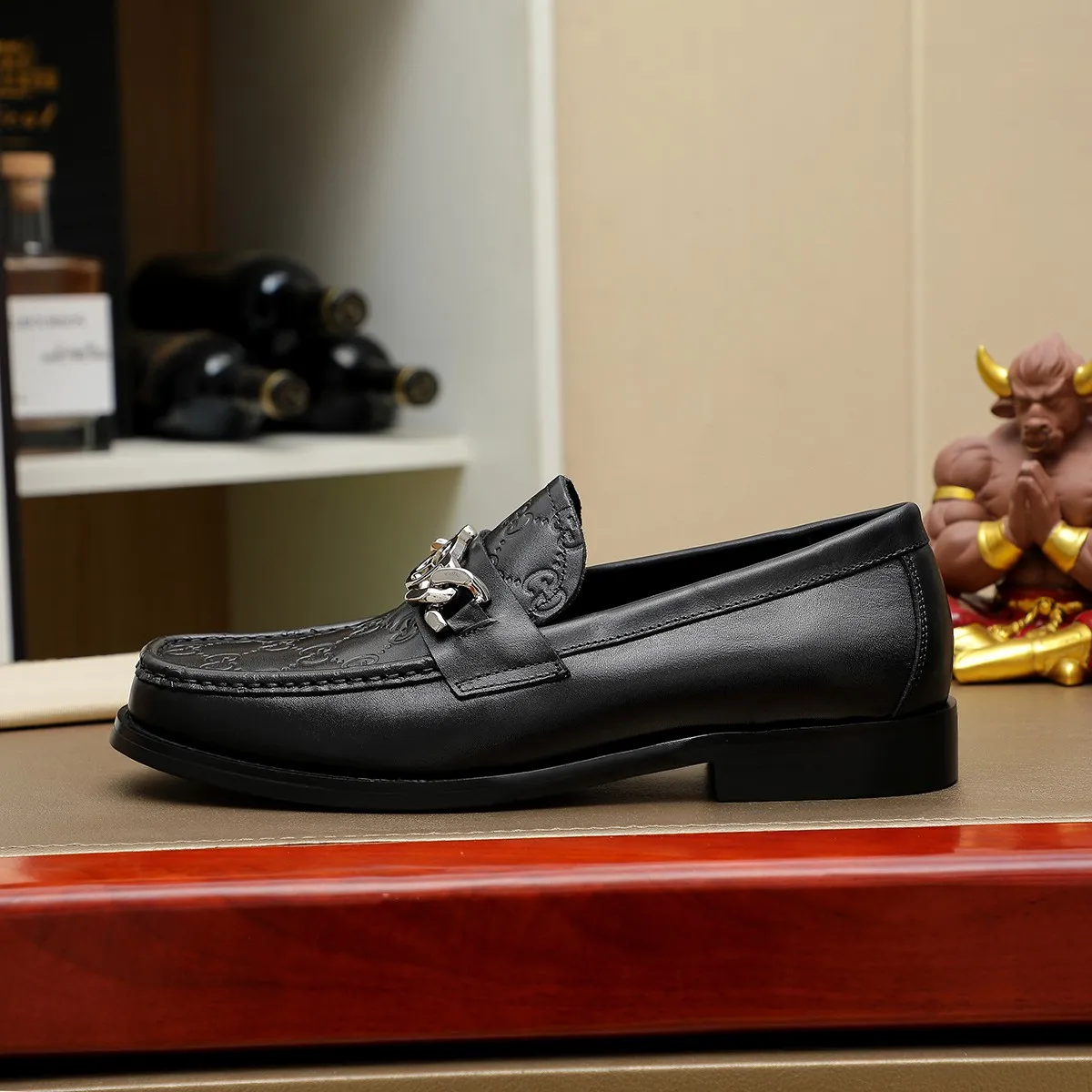 Men's men's shoes💰460💰💰Gucci official website men's business formal leather shoes updated💥Hong Kong counters synchronize new styles💥completely one-to-one replica shipment👍zero gap in counter quality 0⃣️made of imported cowhide on the outside+water-dyed🐂leather lining, color optional! Matching code 38-45